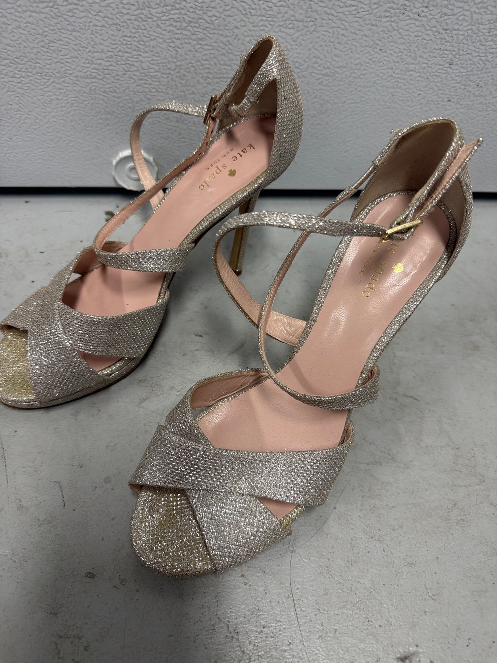 kate spade Metallic Gold Glitter Strappy Stiletto Heels LIKE NEW Size 9.5 - Picture 2 of 4